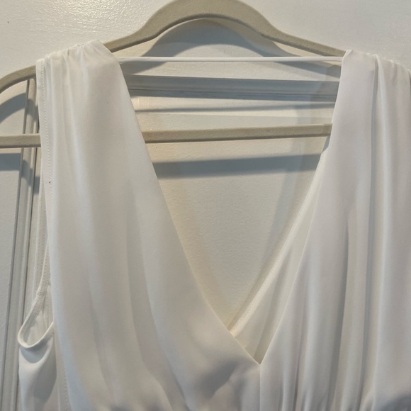 💞3 for $50💞White BCBG Maxazria Blouse - Picture 6 of 9